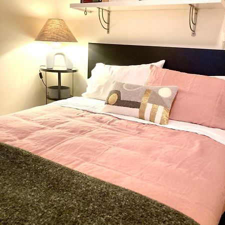 Absolute Beachfront Apartment, Amazing Sunsets Glenelg Eksteriør bilde